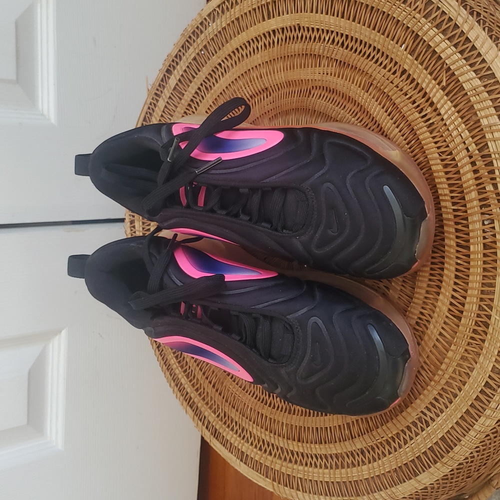 Nike Youth Airmax 720 Pink And Black Rise Athletic Sneakers - Picture 3 of 10